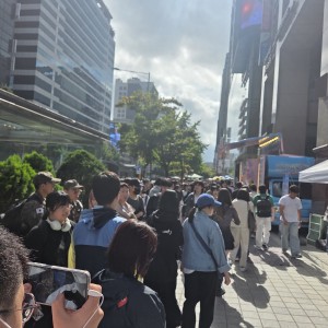 홍대입구역 2번출구 상진빌딩, 슬라이드 이미지 1